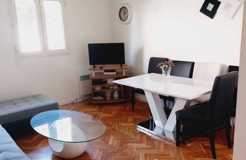 Chaville Apartamento | Superb apartment with free secure parking