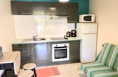 Dampierre Apartamento | Magnífico apartamento con jardín y piscina privada, cerca del mar.