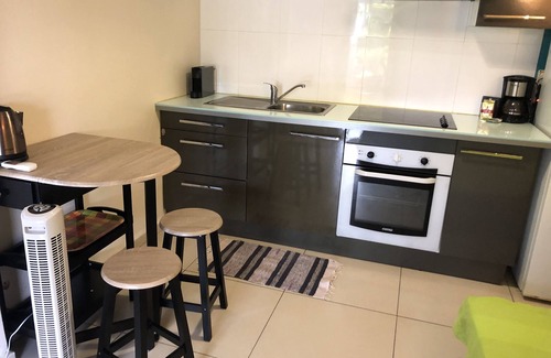 Dampierre Apartamento | Magnífico apartamento con jardín y piscina privada, cerca del mar.