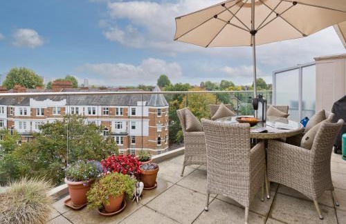 East Putney Apartamento | Superb apartment with terrace near the river in Putney by UnderTheDoormat