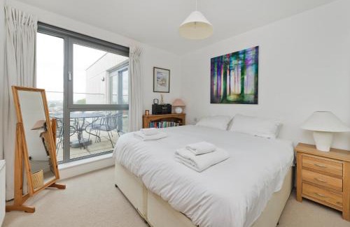 East Putney Apartamento | Superb apartment with terrace near the river in Putney by UnderTheDoormat