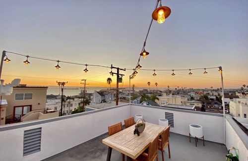 Peninsula Casa | Magnífica casa de playa: 2 King Suites 2. 5 baños Pasos para la playa Capacidad para 6 juguetes Incluye