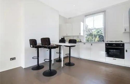 Askew Apartamento | Superb bright Contemporary Apartment