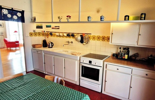 Est Apartamento | Superb, bright, walk-through apartment 10m from town centre-Free parking-4