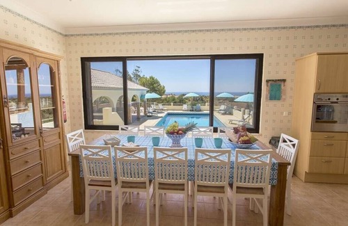 Lagoa e Carvoeiro Villa | Superb Carvoeiro Villa | Quinta dos Loendros | 10 Bedrooms | Pool Table | Perfect for Large Groups