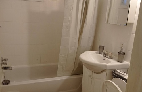 Verdun Apartamento | Superb, comfortable 3-bedroom condo-near metro