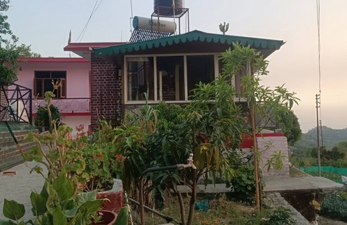 Bhimtal Cabaña | Superb cottage with lake view & WiFi in Naukluchiatal