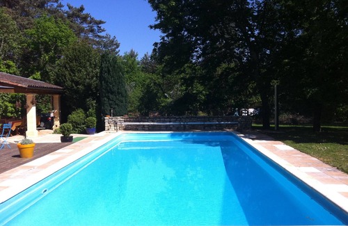 Chancelade Otro | magnífica casa de campo en 2 ha cerrado, piano de cola, piscina, sauna, 3 min de golf