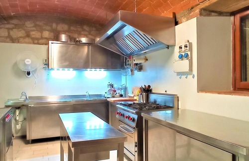 Monte Castello di Vibio Casa | Superb Farmhouse with Swimming Pool in the Green Heart of Italy