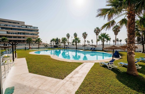 Roquetas de Mar Apartamento | Superb First Line Apartment Playa Serena Wifi