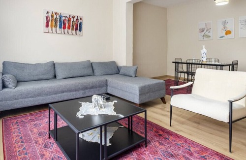 Mecidiyekoy Apartamento | Superb Flat Close to Shooping Malls in Mecidiyekoy