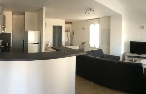 Saintes-Maries-de-la-Mer Apartamento | Magnífico apartamento individual en el centro del pueblo (clasificado ***)