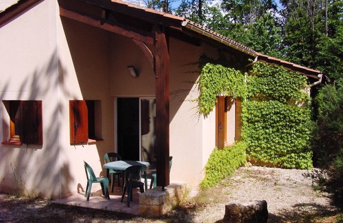 Gavaudun Villa | Excelente Holiday Village **** en Périgord Negro: piscina, tenis, bar, etc.