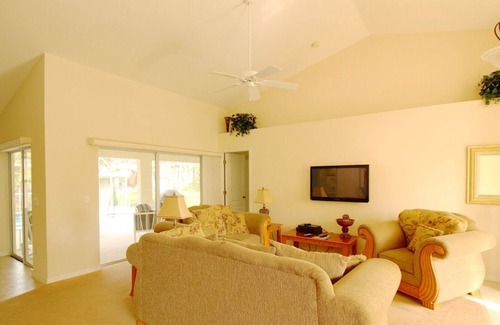 White Marsh Villa | Superb Home Perfect Place, 3 bed 2 baths, SW facing pool and spa, near shops, restaurants, GOLF. Free wifi, bikes, gas BBQ, best home around.