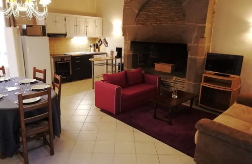 Roz-Landrieux Casa | Magnífica casa señorial, verde y tranquila, en el centro de las actividades turísticas.