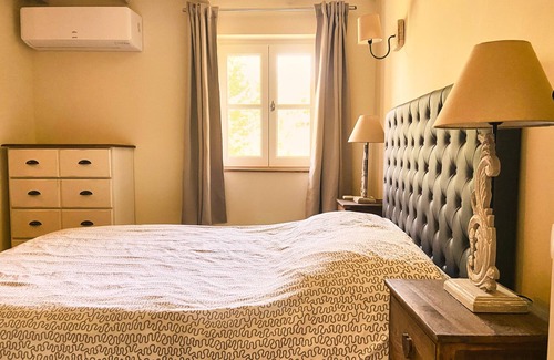 Le Barroux Otro | Superb mas, absolute calm, view of the château and Mont Ventoux, large swimming pool, vineyards