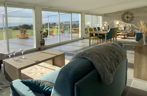 Poulgoazec Villa | Stunning Ocean Front Villa