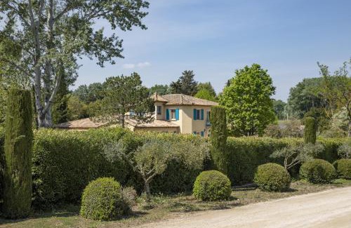 Mouries Casa | superb prestige property with indoor heated swimming pool, seminar room and tennis court in mouries, in the alpilles in provence – 16 people