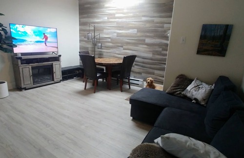 Verdun Casa | Superb renovated apartment near the metro and the river o