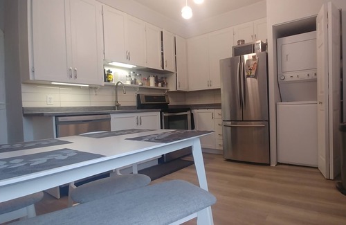 Verdun Casa | Superb renovated apartment near the metro and the river o