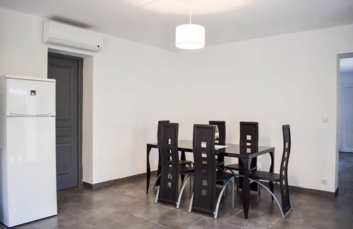 Calenzana Apartamento | EXCELENTE ALQUILER CUALQUIER COMODIDAD - PISCINA - BOULODROMO - ESTACIONAMIENTO PRIVADO EN PAZ