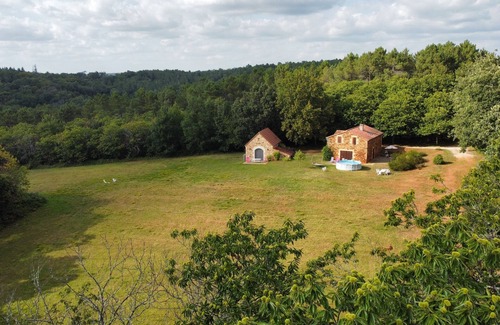 Frayssinet-le-Gelat Villa | Excelente granero restaurado, aislado en el corazón de un claro con piscina