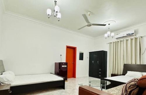 Mirdif Apartamento | Superb room Wifi+many amenities