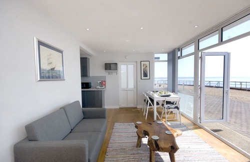 Ventnor Cabina | Superb Sea View, all amenities in walking distance, new renovation