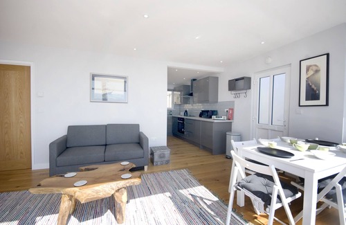 Ventnor Cabina | Superb Sea View, all amenities in walking distance, new renovation