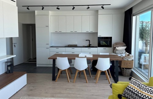 Heist Apartamento | Superb seafront penthouse 90 M2 and 90 M2 terrace 2 garages <2 bedrooms 2 bathrooms