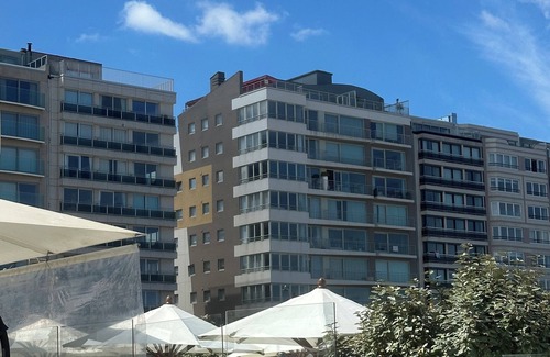 Heist Apartamento | Superb seafront penthouse 90 M2 and 90 M2 terrace 2 garages <2 bedrooms 2 bathrooms