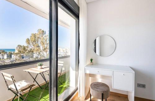 Malabata Apartamento | Superb & Sunny 2BR & 2BA apt. w/Seaview, Malabata