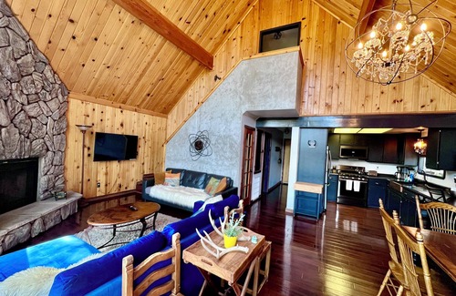 Blue Jay Cabina | Superb treetop cabin with Blue Jay Bay view and WiFi in Lake Arrowhead