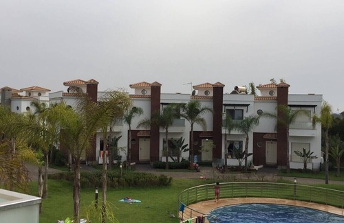 Skhirat Plage Villa | Magnífica villa Triplex en Skhirat en hermosas residencias seguras piscinas juegos aéreos