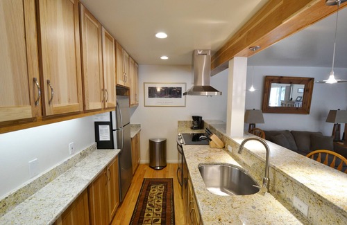 Moose Wilson Road Condominio | Magnífica unidad de 1 cama King / BA con cama extragrande - Acceso gratuito a gimnasio / bañera de hidromasaje / sauna / piscina