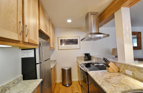Moose Wilson Road Condominio | Magnífica unidad de 1 cama King / BA con cama extragrande - Acceso gratuito a gimnasio / bañera de hidromasaje / sauna / piscina