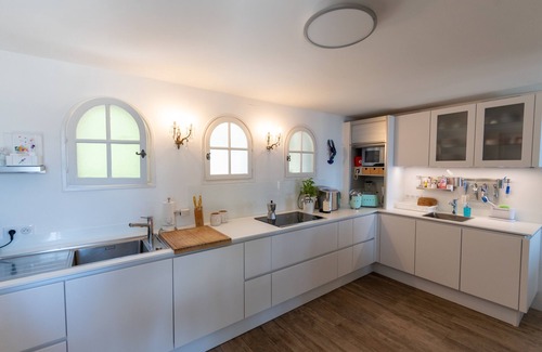 Sainte-Maxime Villa | Amplia casa de ensueño con vistas a la bahía de St. Tropez, terraza, piscina, wifi