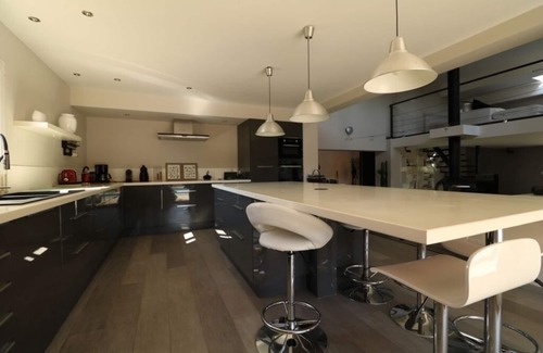 Pernes-les-Fontaines Villa | EXCELENTE CHALET CONTEMPORANEO 8/10 pers Piscina climatizada