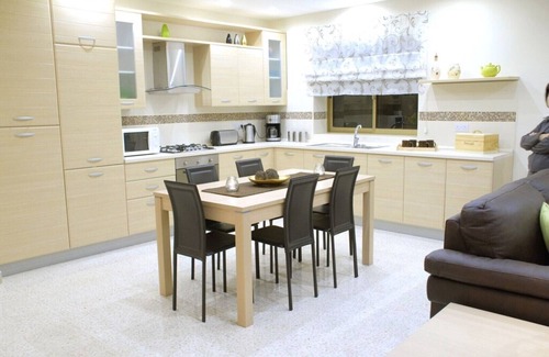 Santa Maria Estate Apartamento | Superb villa 3, inviting pool and spacious outside space.Fully airconditioned.