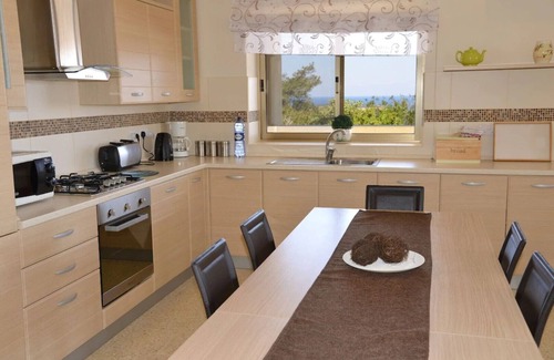 Santa Maria Estate Apartamento | Superb villa 3, inviting pool and spacious outside space.Fully airconditioned.