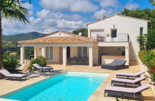 Sainte-Maxime Villa | Superb Villa with stunning views of the Sea & Hills at 1.5km from the beach