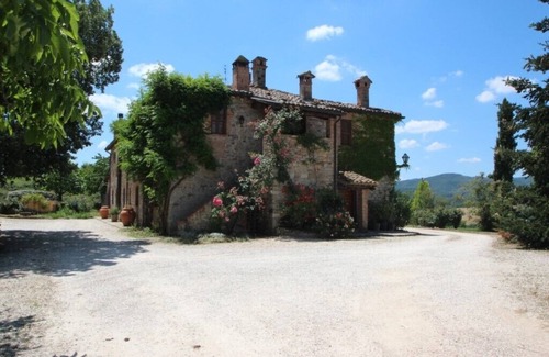 San Venanzo Villa | Magnífica villa con muebles de época, gran jardín de rosas y piscina privada.