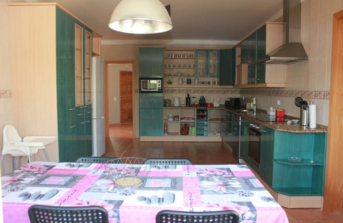 Parchal Villa | EXCELENTE VILLA EN BELA VISTA UBICADA EN PARCHAL EN UNA ZONA RESIDENCIAL TRANQUILA