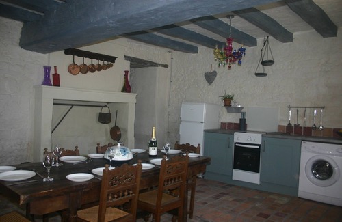 Princay Casa | Magnífica casa rural de 3 dormitorios recientemente convertida con piscina en Loire / Vienne border