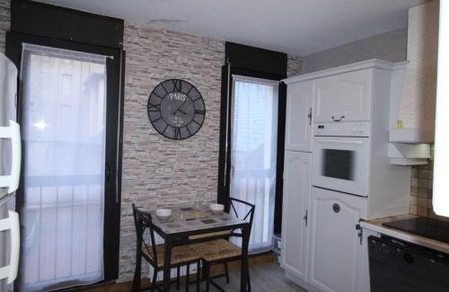 Bagneres-de-Luchon Apartamento | Superbe 2 Pièces Tout Confort à Luchon - Parking, WIFI, Près Télécabine - FR-1-313-218