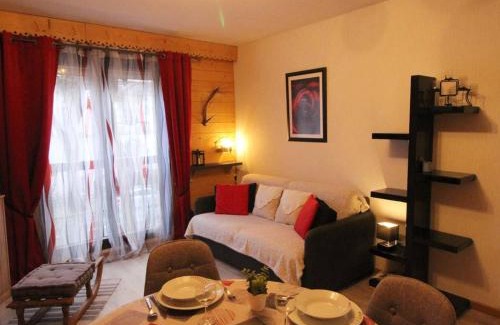 Bagneres-de-Luchon Apartamento | Superbe 2 Pièces Tout Confort à Luchon - Parking, WIFI, Près Télécabine - FR-1-313-218