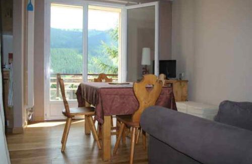 Saint-Etienne-de-Tinee Apartamento | Superbe appartement vue montagne