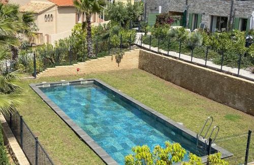 Sainte-Maxime Apartamento | Superbe appart neuf centre ville 6 personnes calme avec jardin