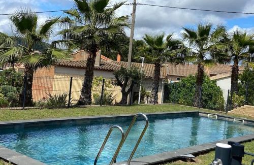 Sainte-Maxime Apartamento | Superbe appart neuf centre ville 6 personnes calme avec jardin