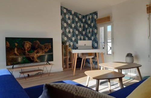 La Roche-Chalais Apartamento | Superbe appartement rénové 4 personnes Le Zen Scandi au centre ville - Draps - Serviettes Parking -